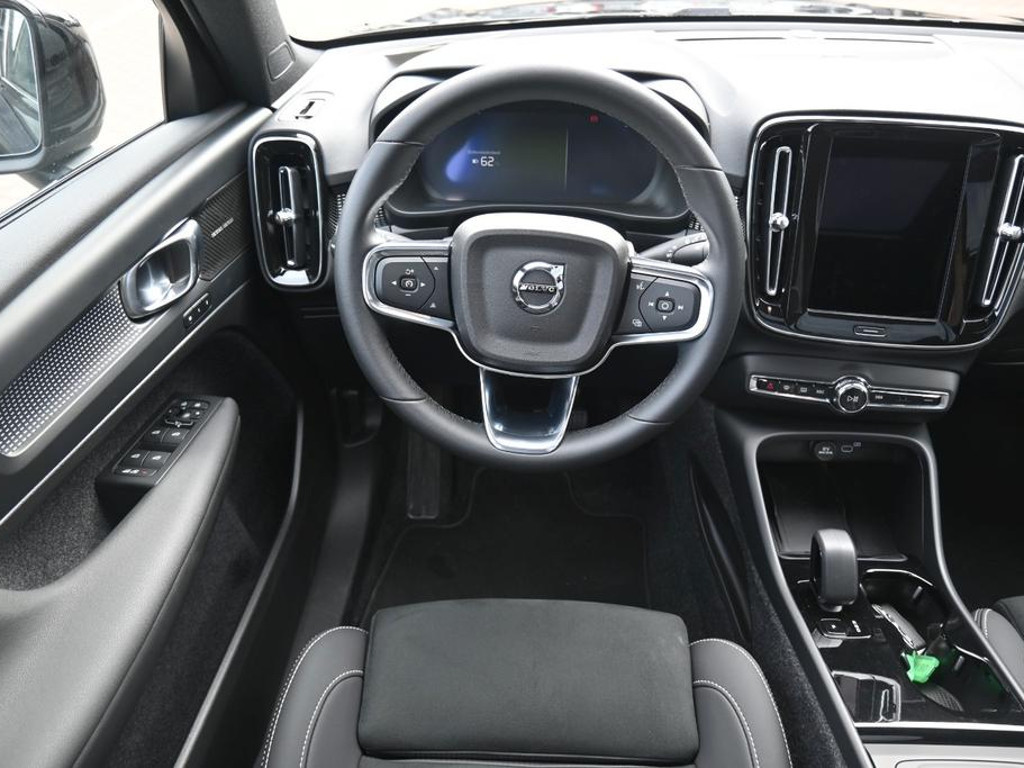 Volvo EX40