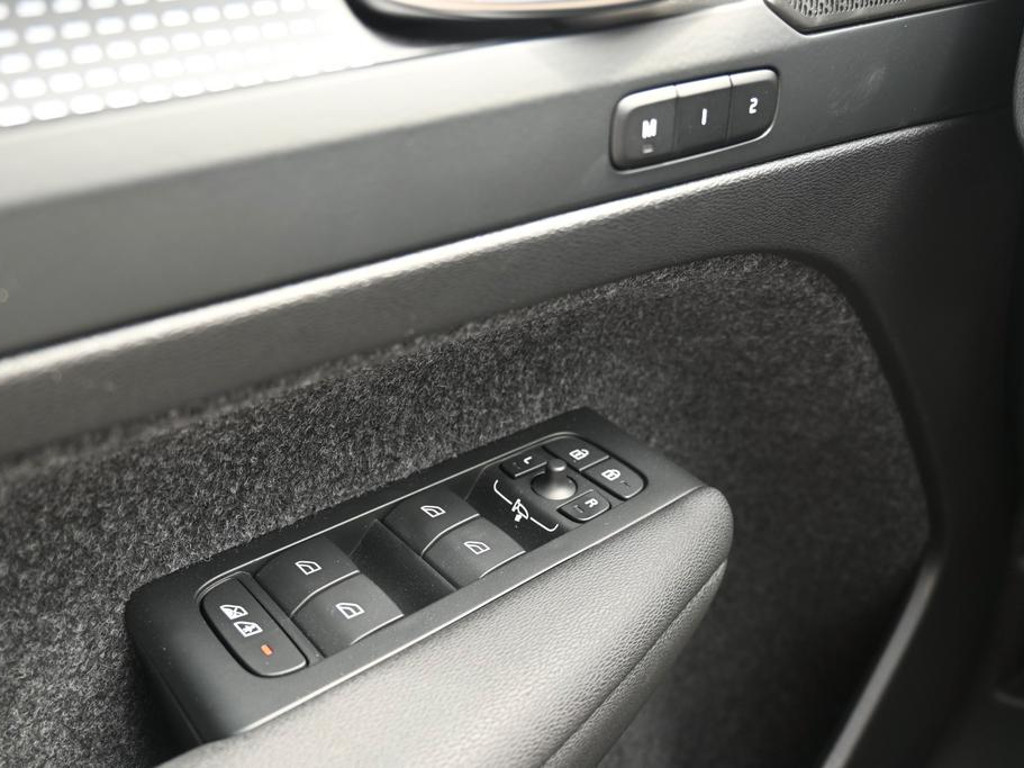 Volvo EX40
