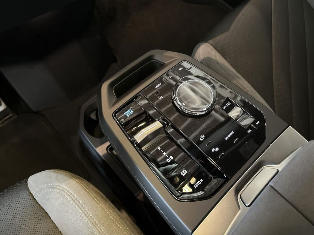 BMW iX