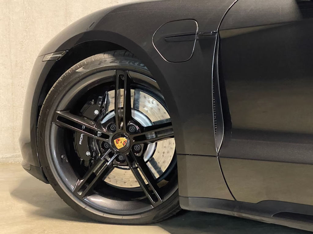 Porsche Taycan Sport Turismo Turbo