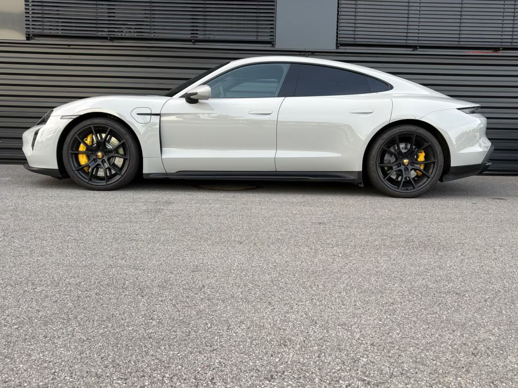 Porsche Taycan GTS