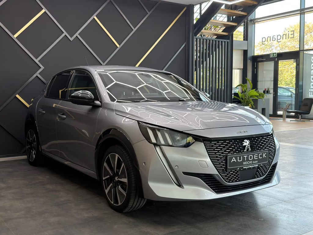 Peugeot e-208