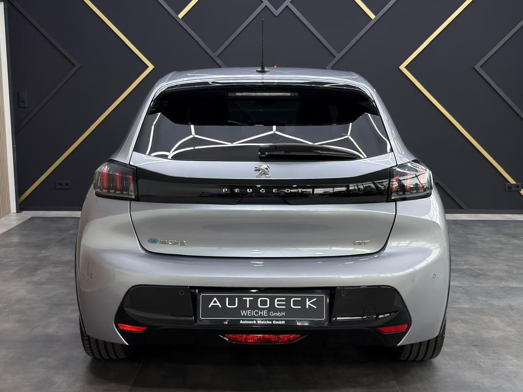 Peugeot e-208