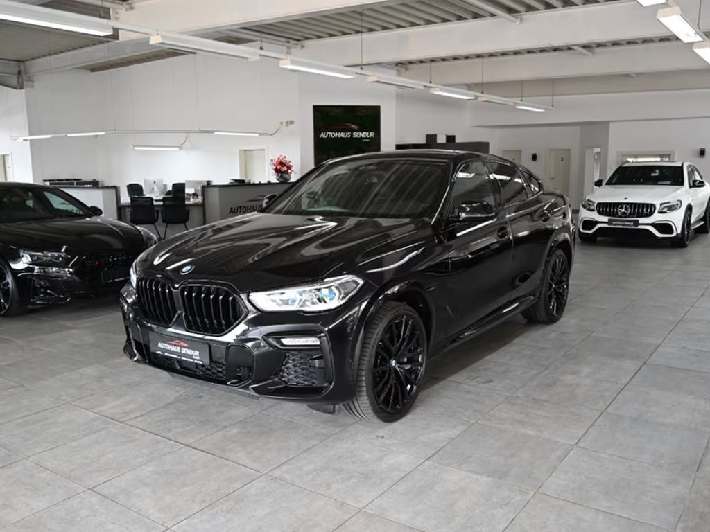 BMW X6 M50i