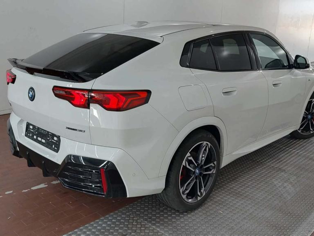 BMW iX2