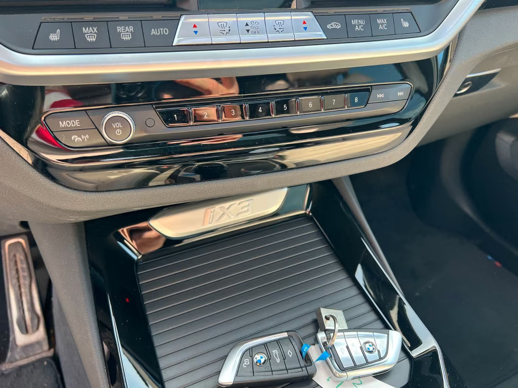 BMW iX3