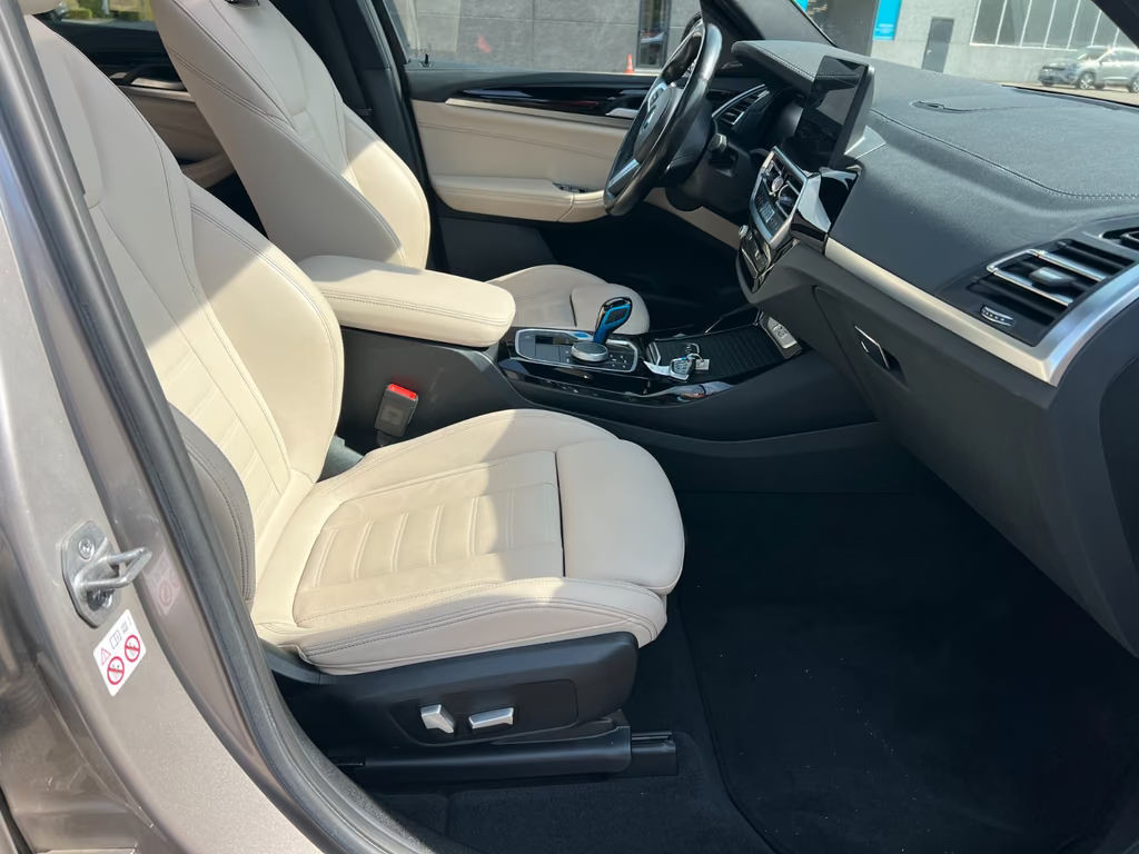 BMW iX3