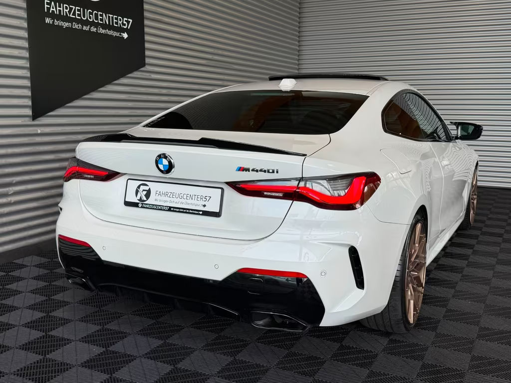 BMW M440