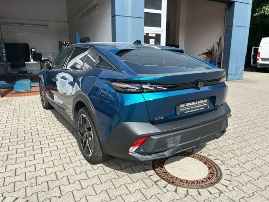 Peugeot 408