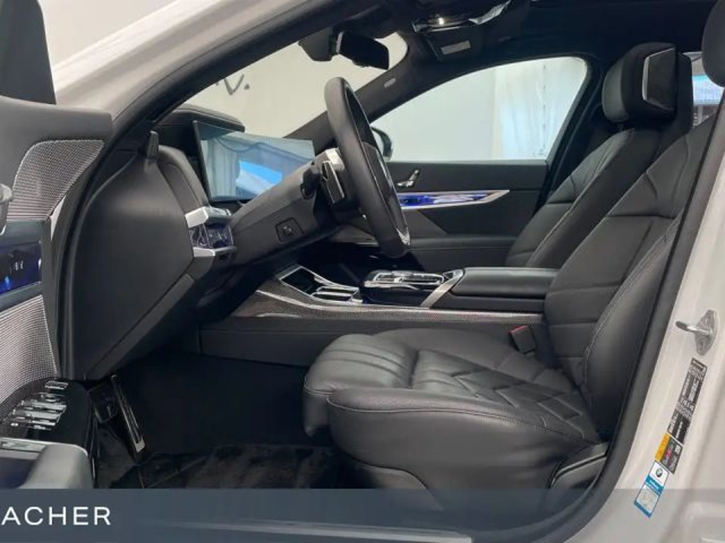 BMW i7