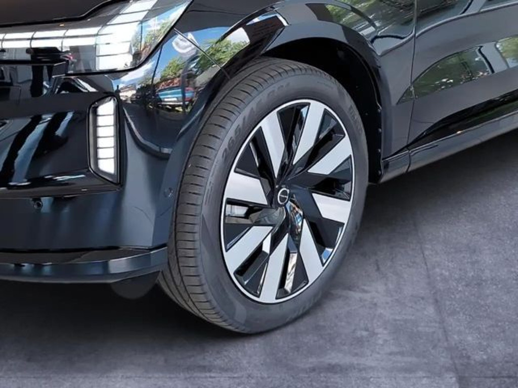 Volvo EX90