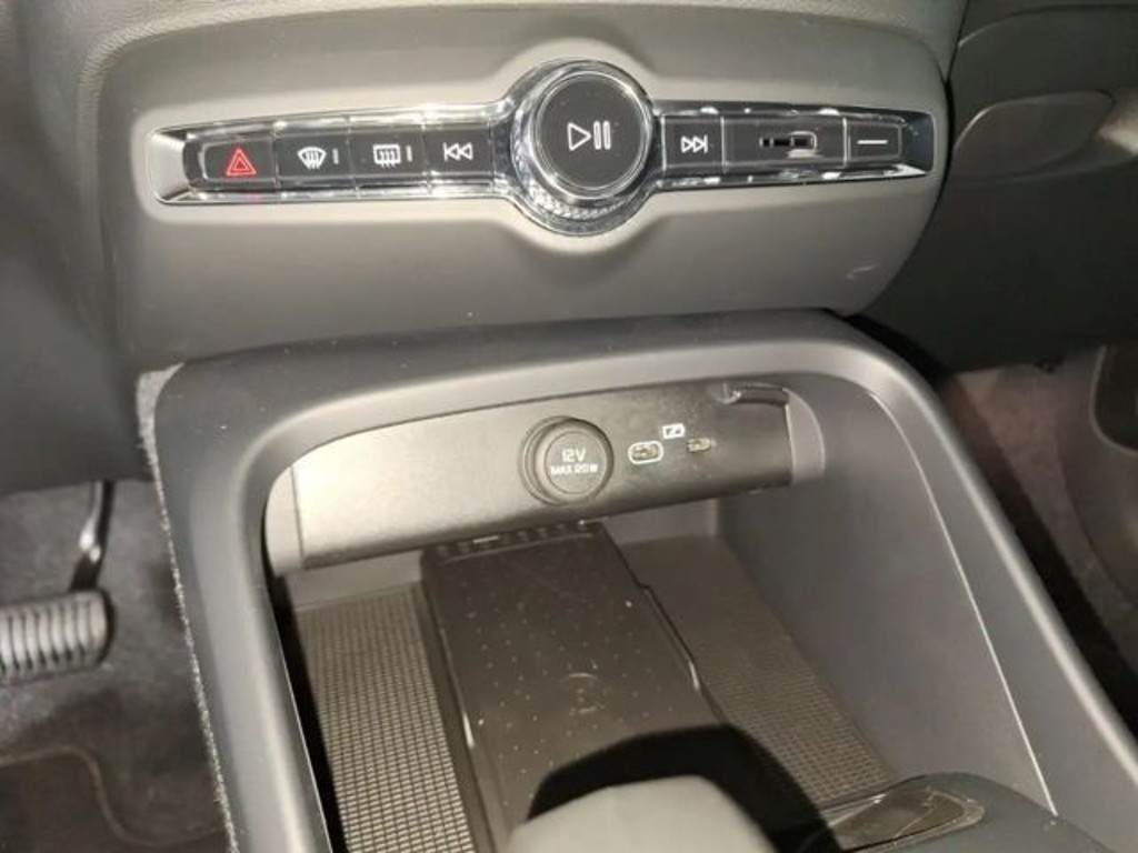 Volvo EX40
