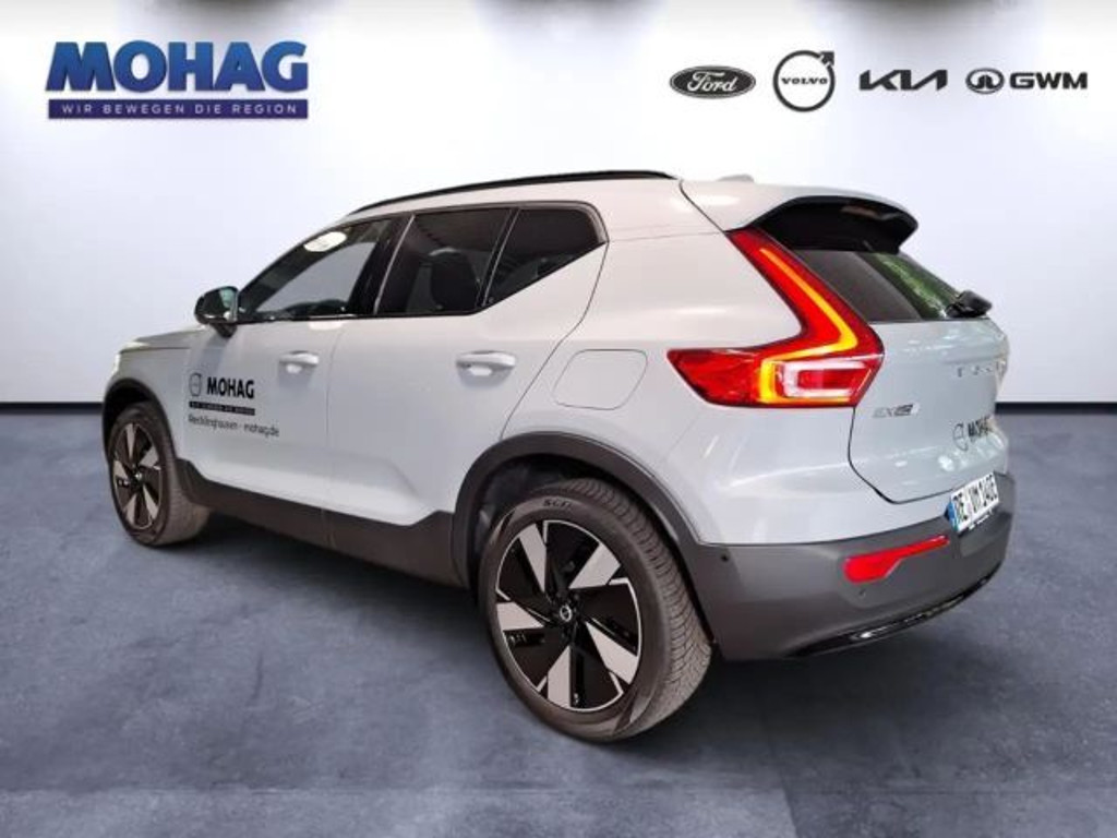 Volvo EX40