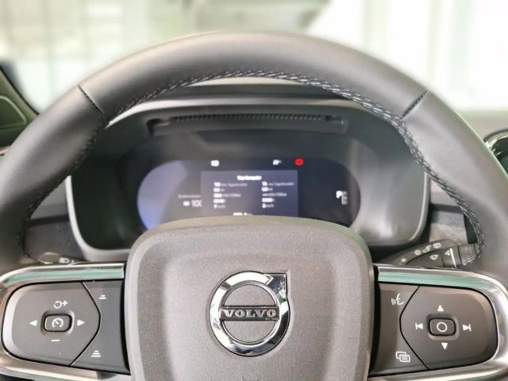 Volvo EX40