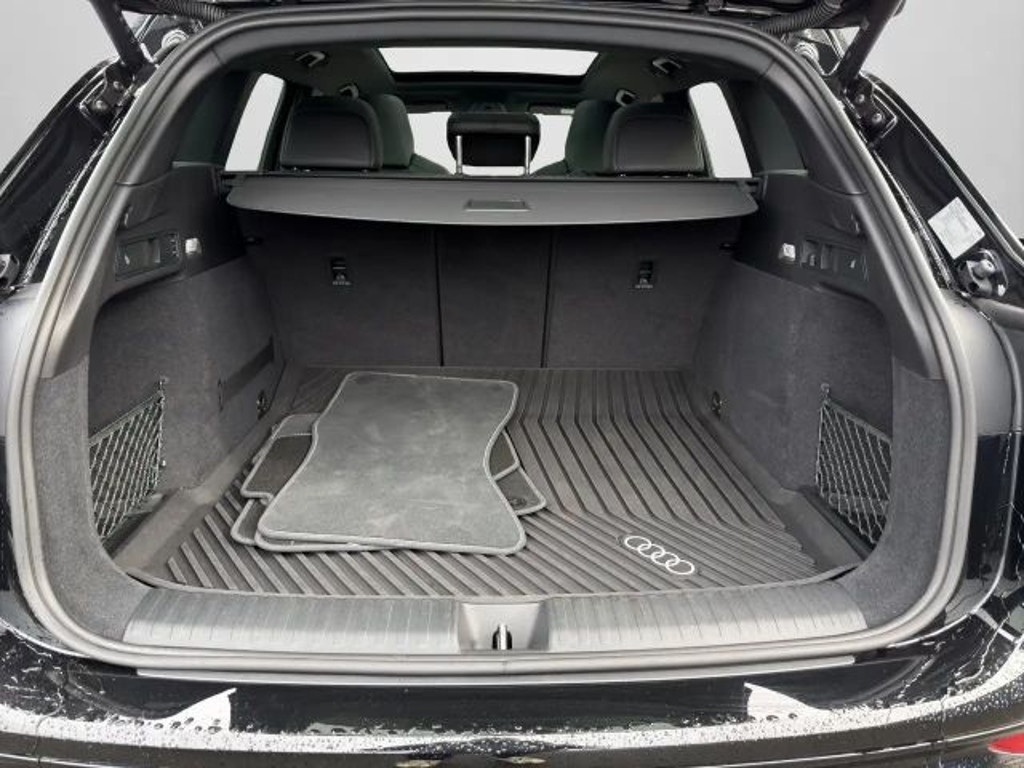 Audi SQ6 e-tron