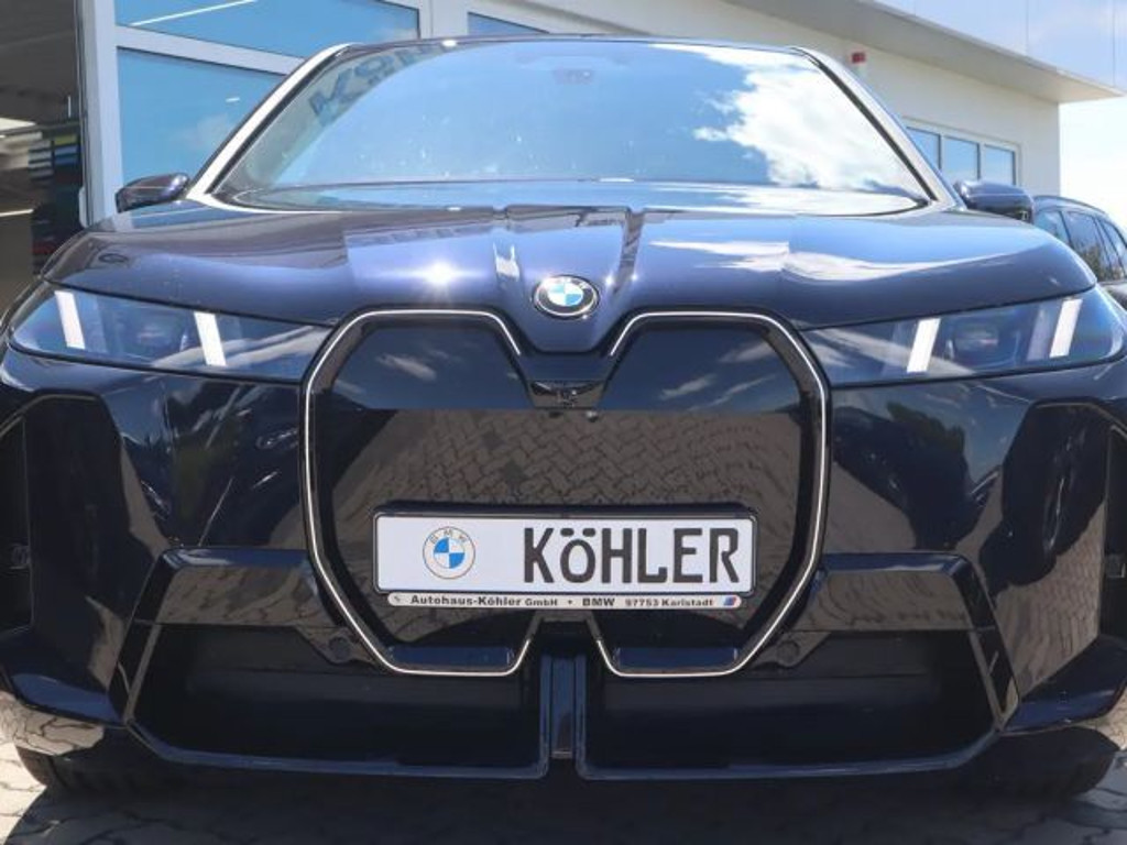 BMW iX
