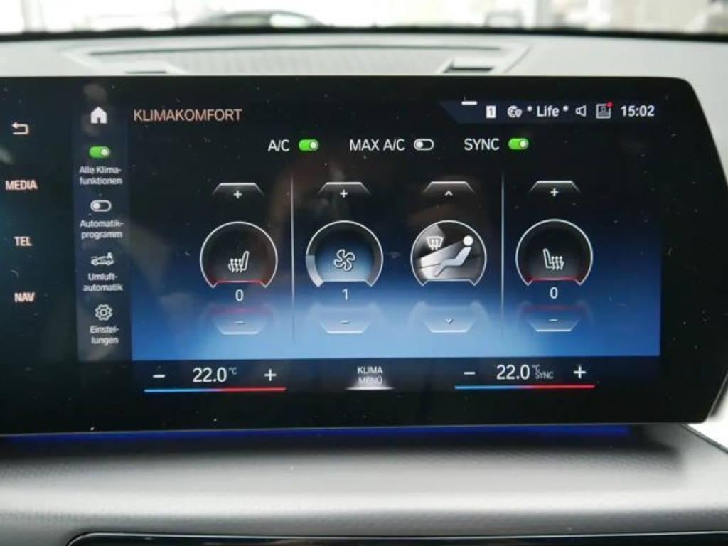 BMW iX1