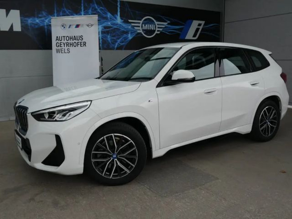 BMW iX1