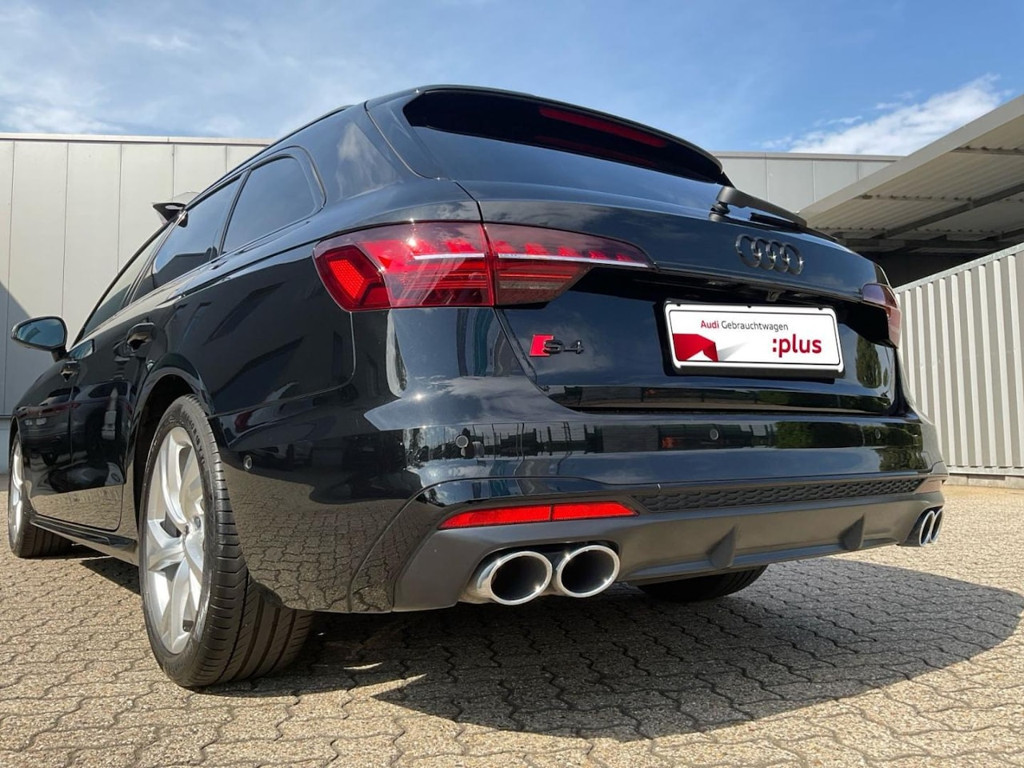 Audi S4