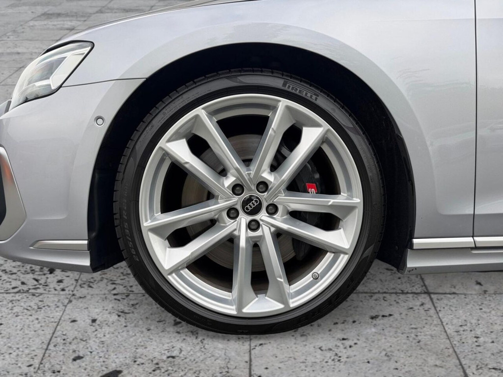 Audi S8
