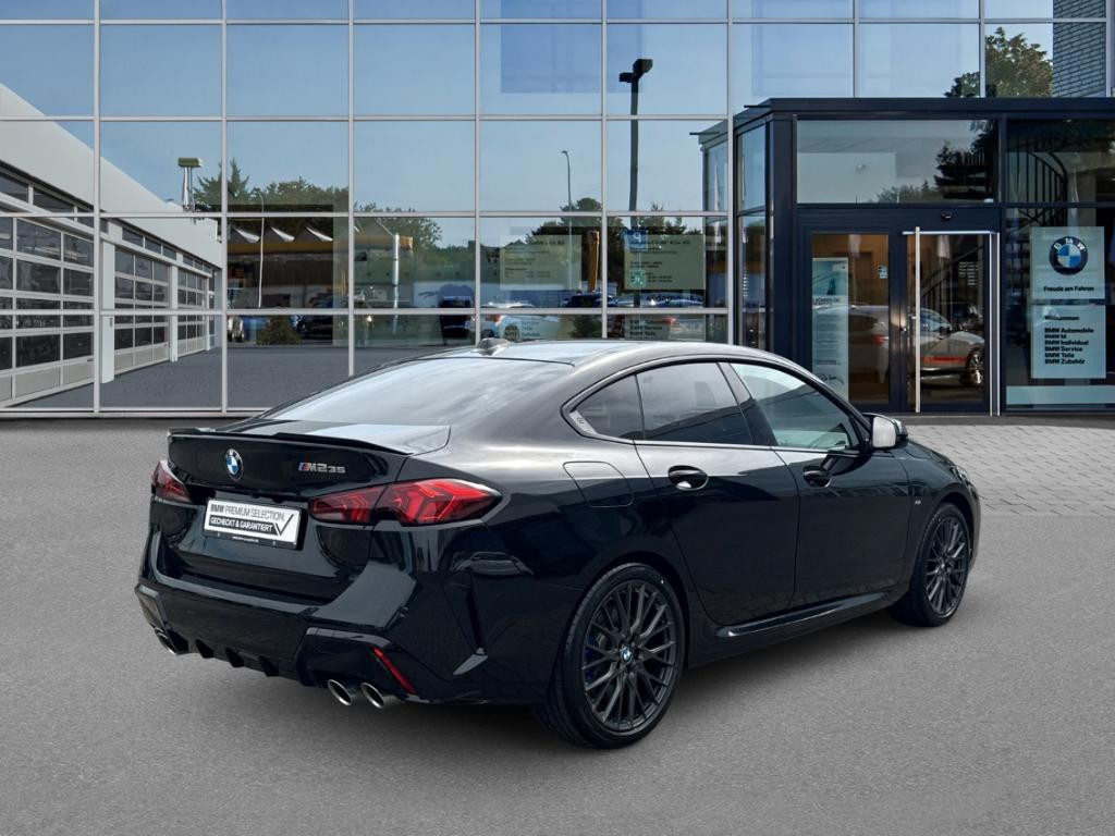 BMW M235