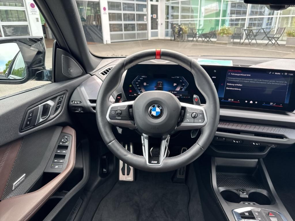 BMW M235