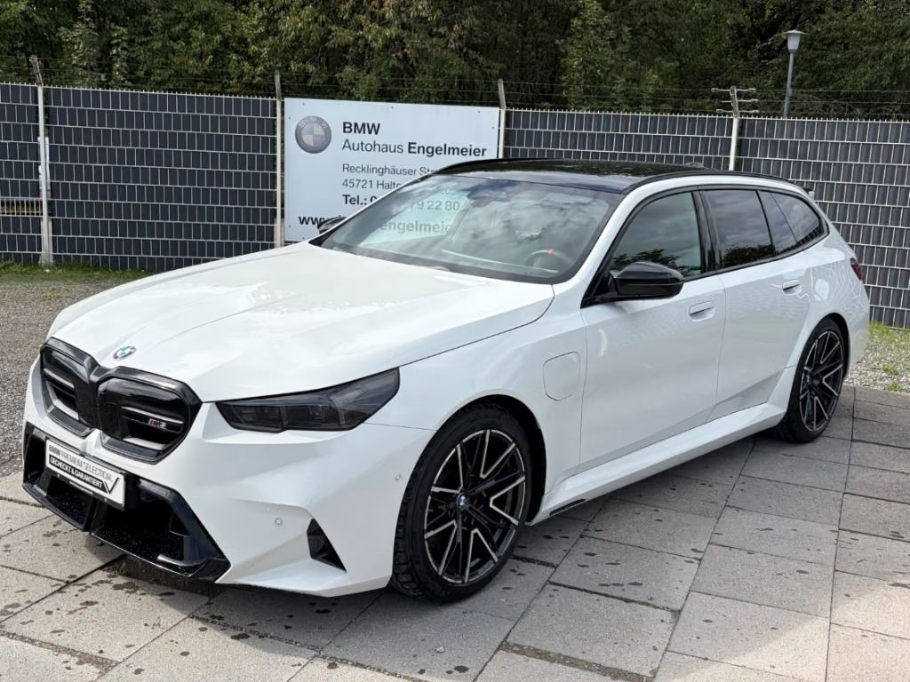 BMW M5 Touring ParkAssisPlus DrivAssisProf AHK eSitz
