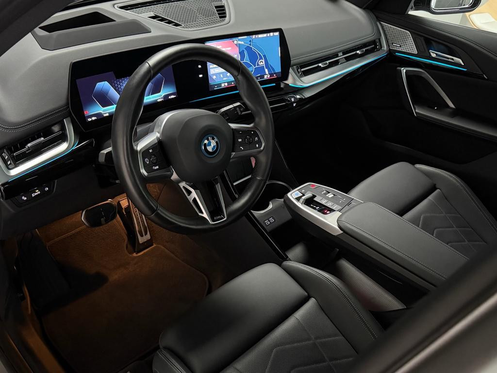 BMW iX1