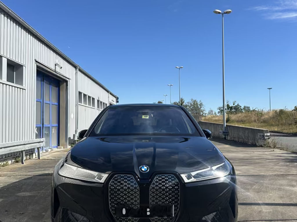 BMW iX