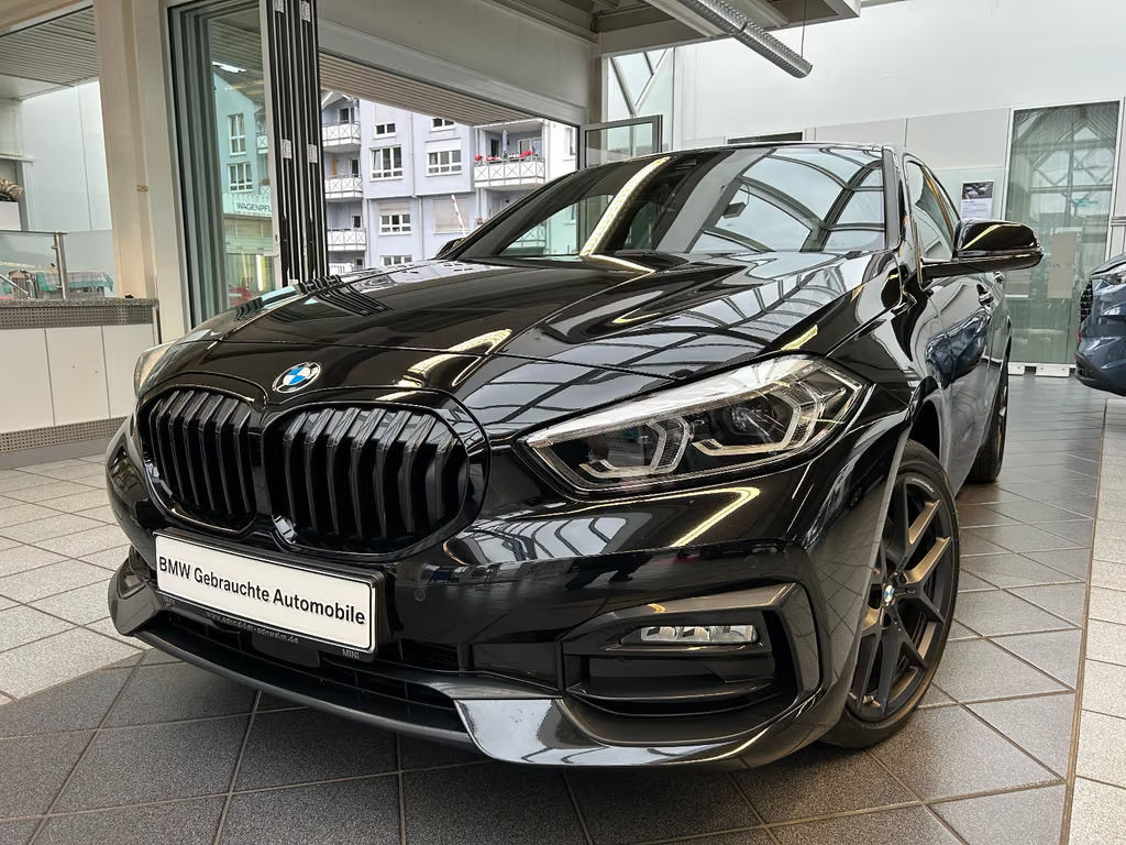 BMW 1 Serie 120 Sport Line Sedan 120d