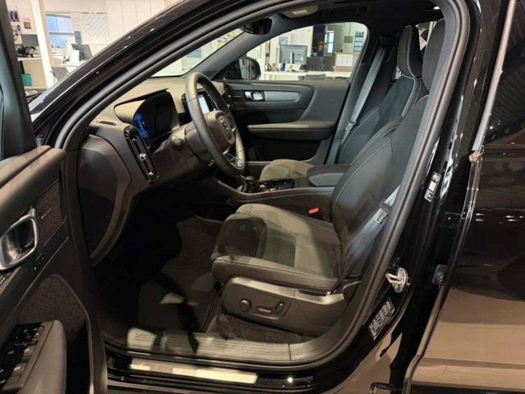 Volvo EX40