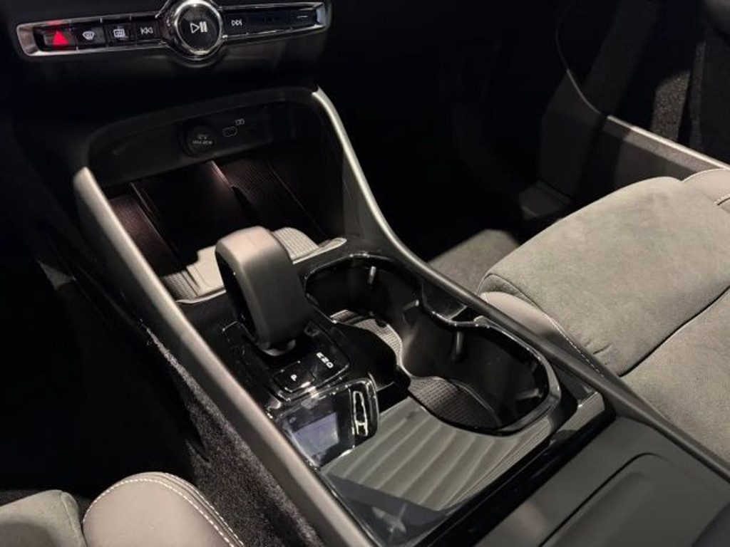 Volvo EX40