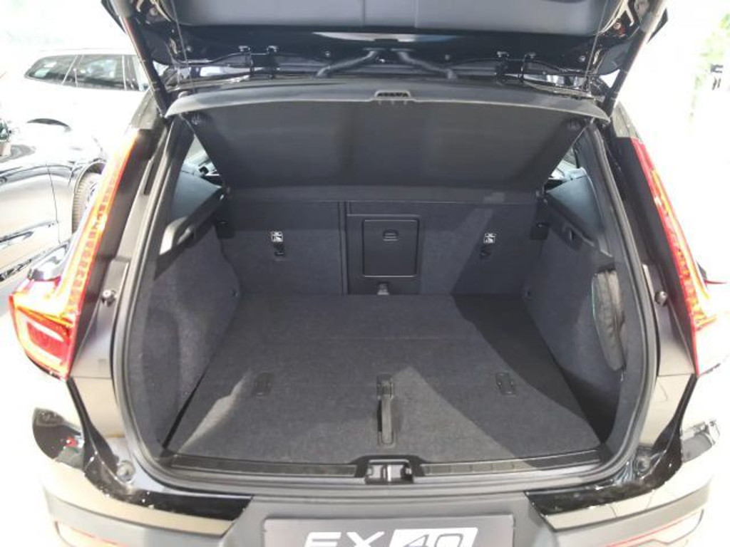 Volvo EX40