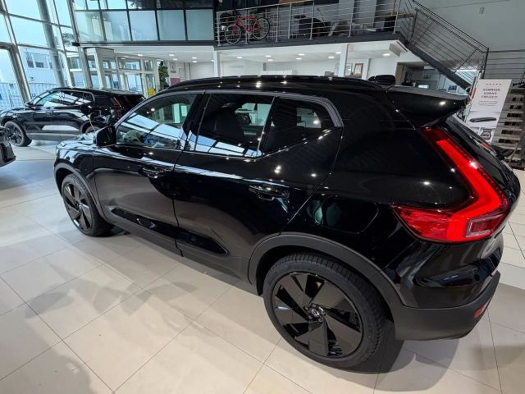 Volvo EX40