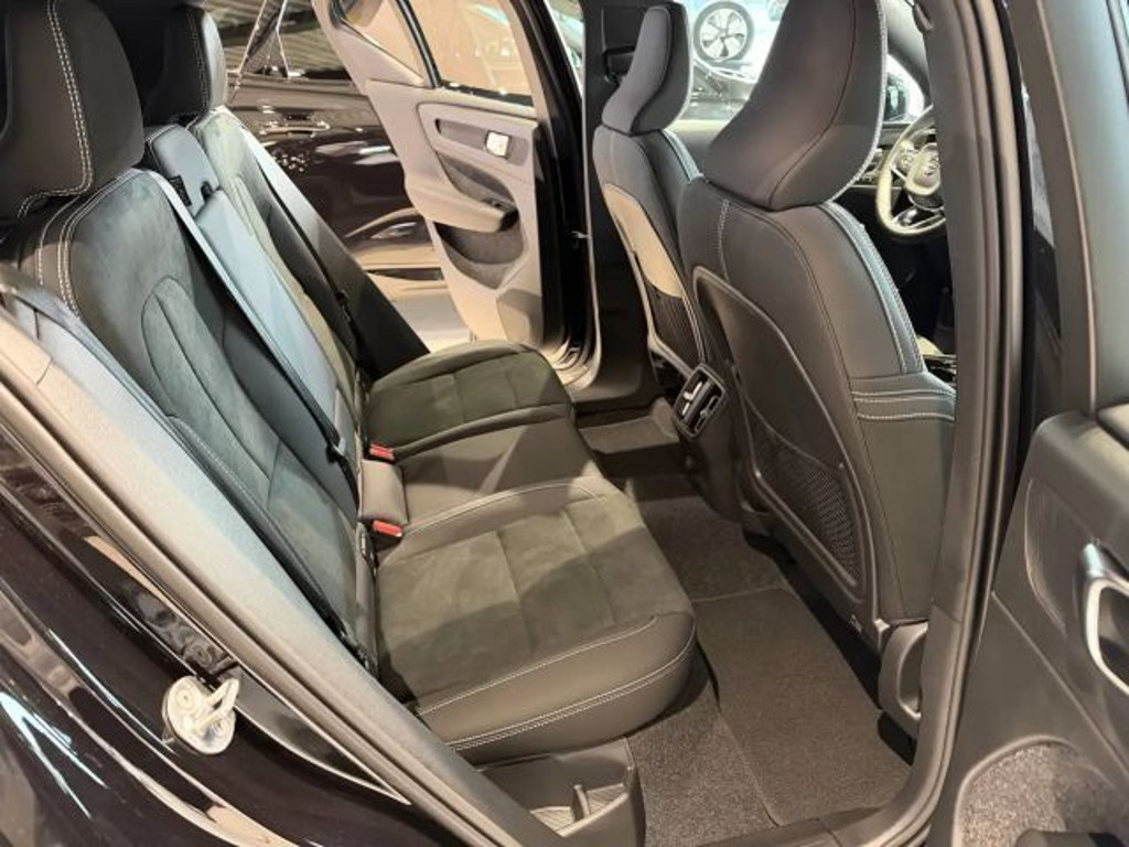 Volvo EX40