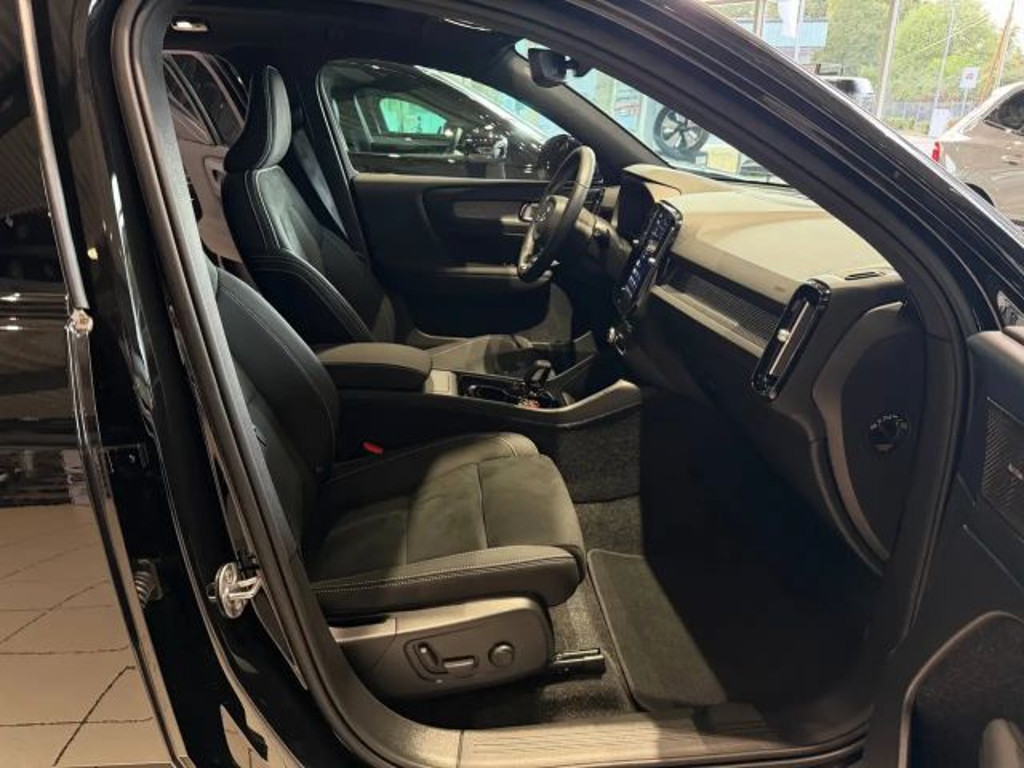 Volvo EX40