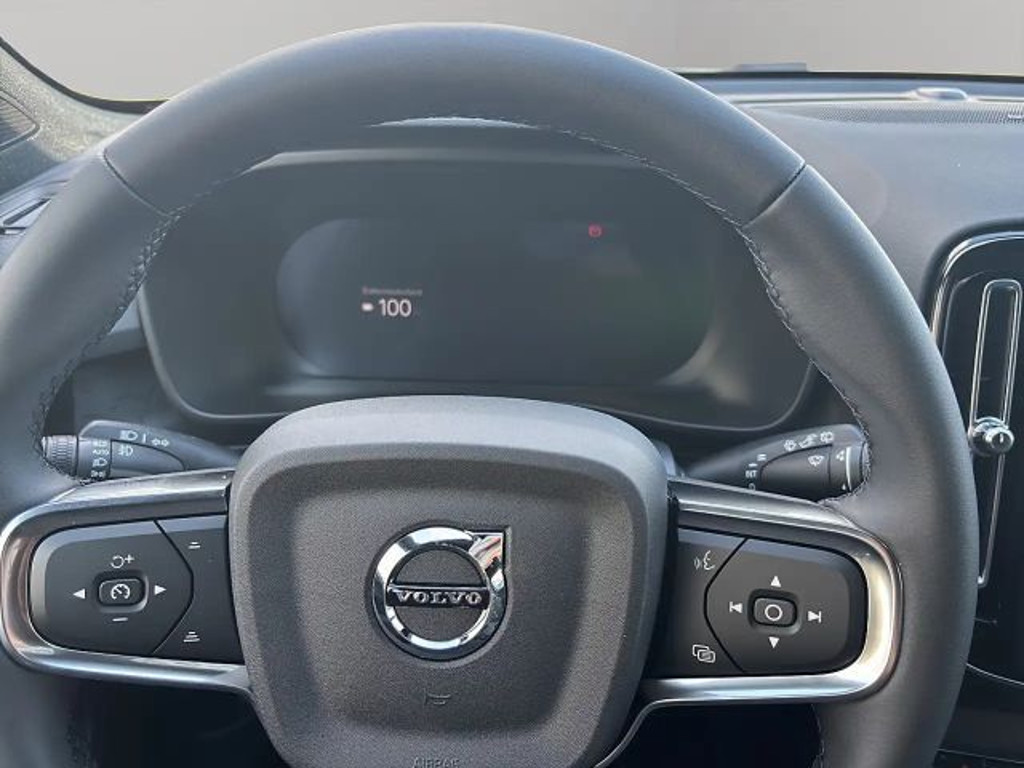 Volvo EX40