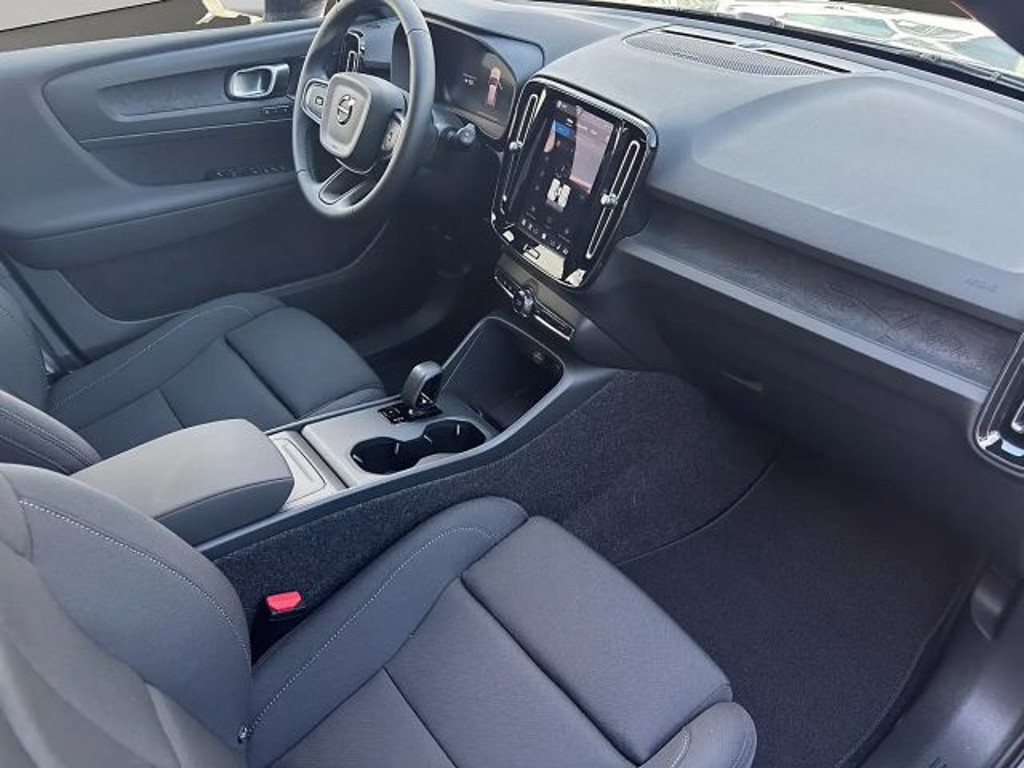 Volvo EX40