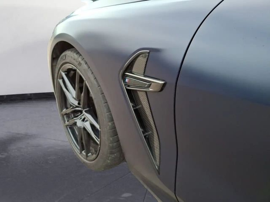 BMW M8