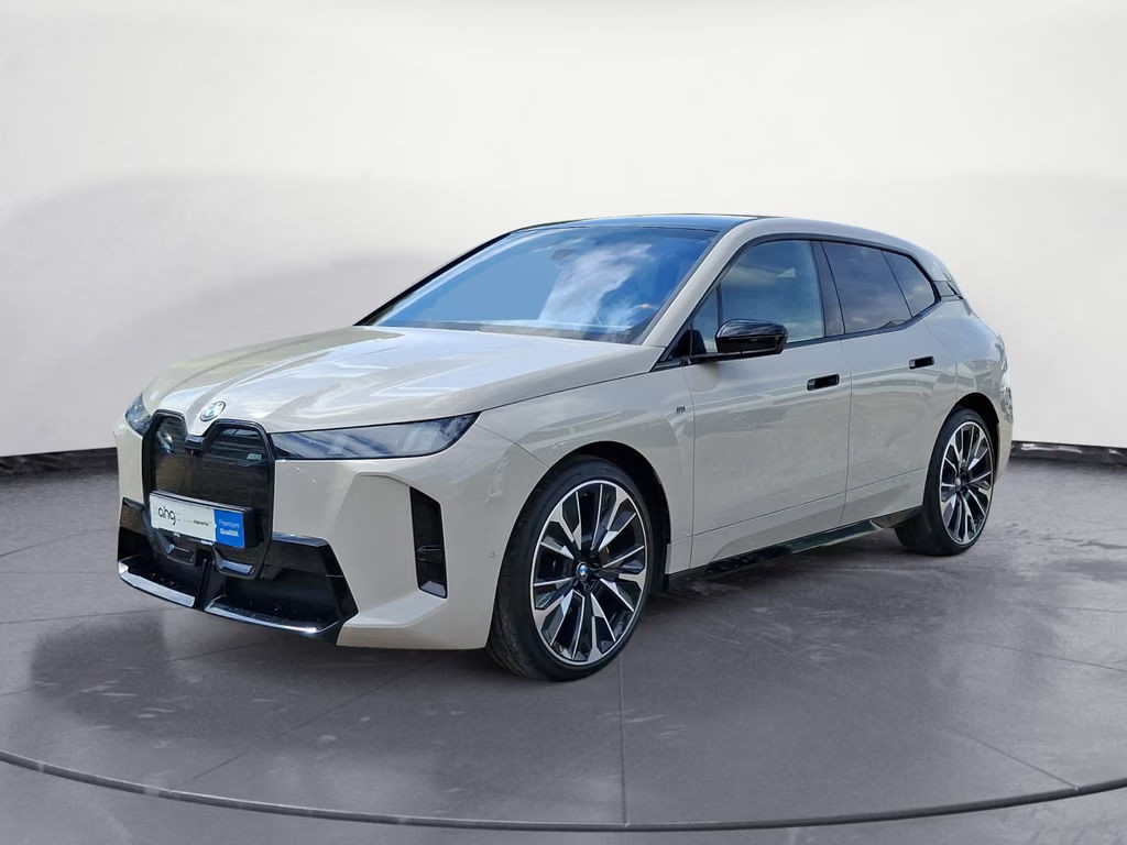 BMW iX M70