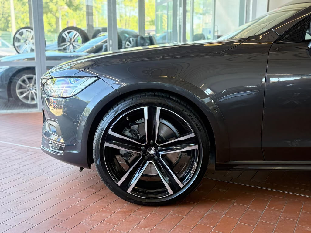 Volvo V90 Cross Country