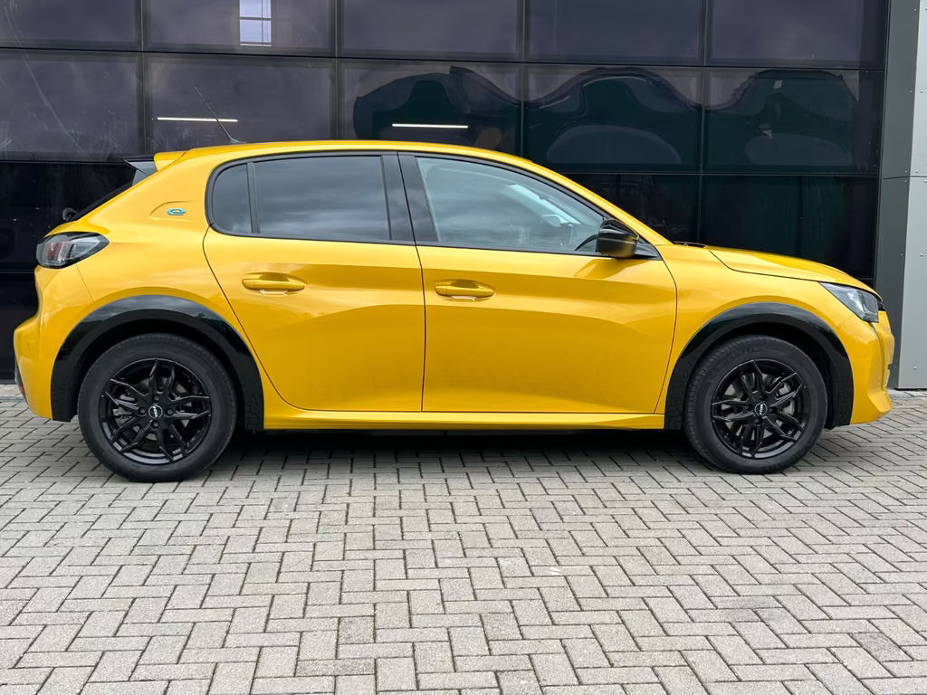 Peugeot e-208