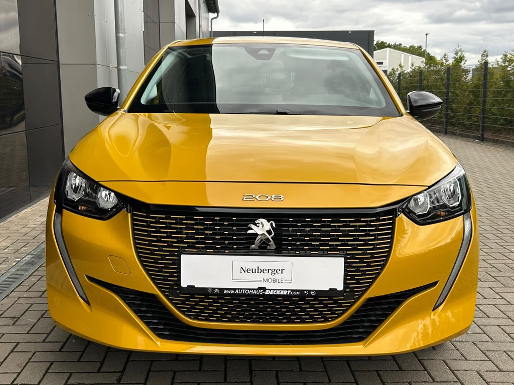 Peugeot e-208