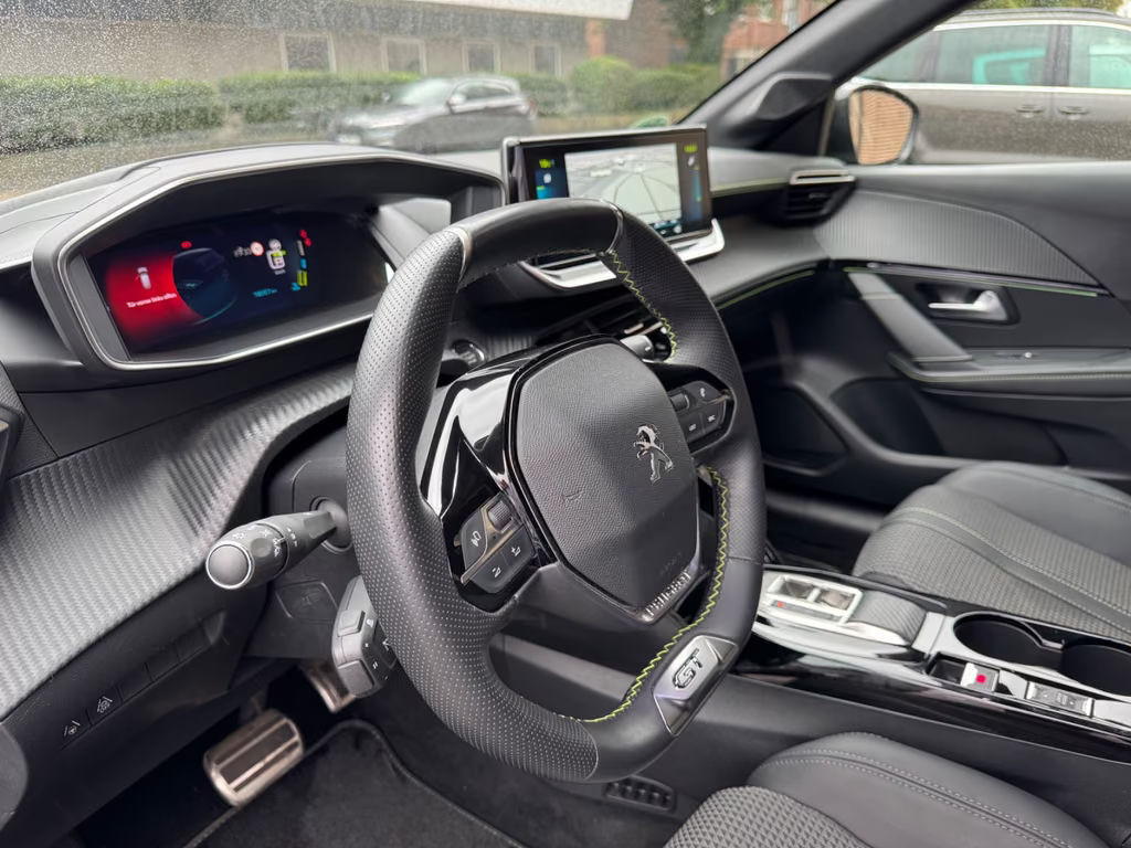 Peugeot e-208