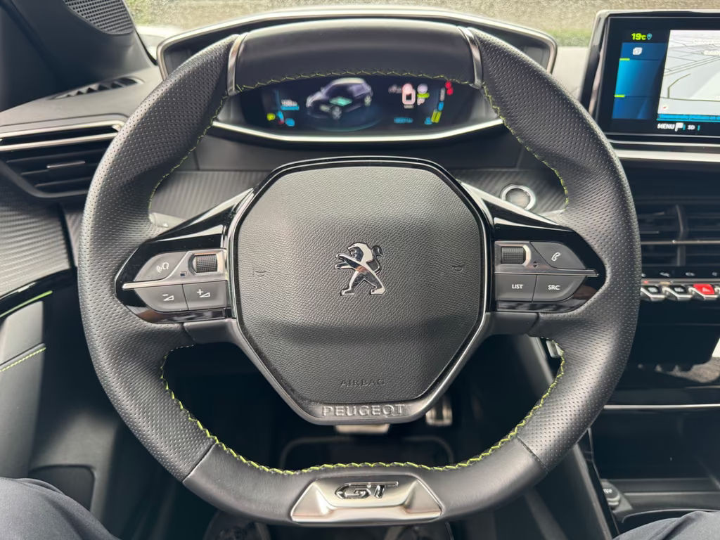 Peugeot e-208