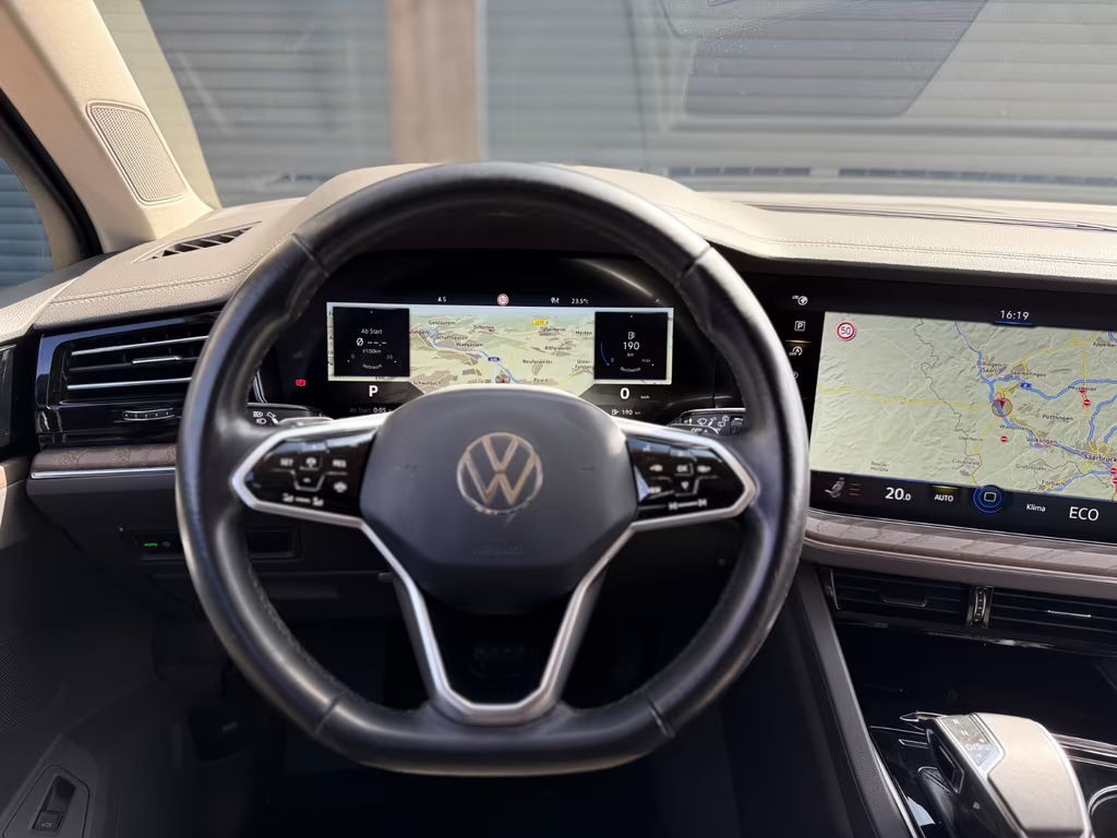 Volkswagen Touareg