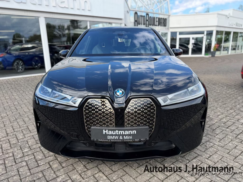 BMW iX