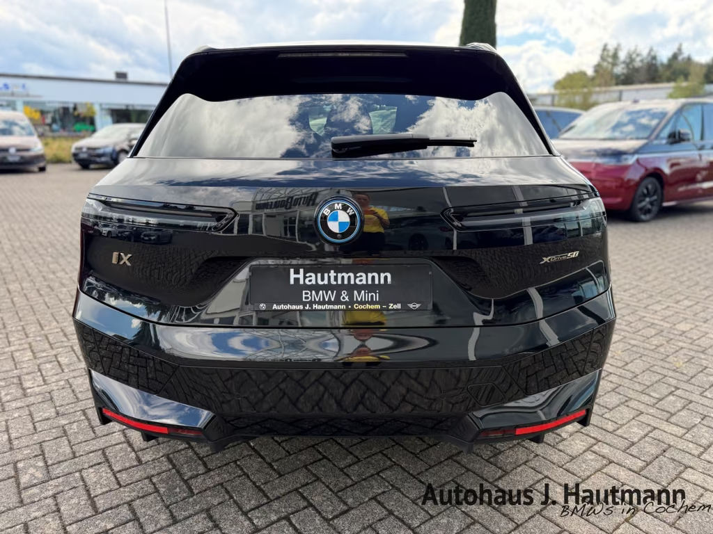BMW iX