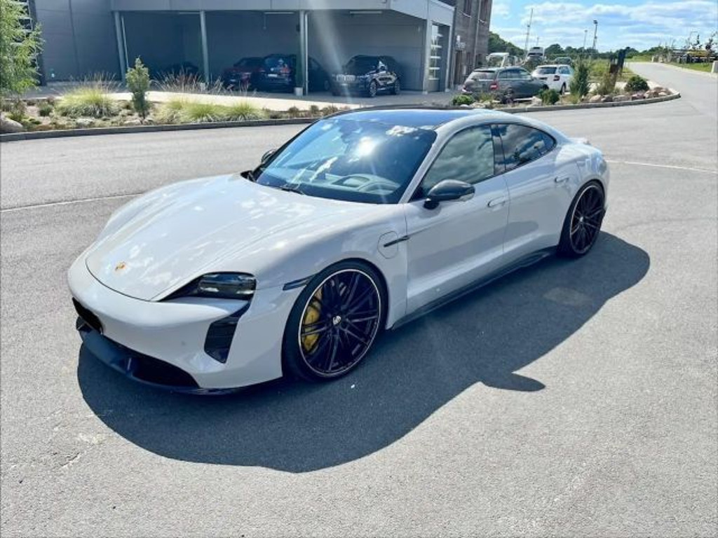 Porsche Taycan Turbo