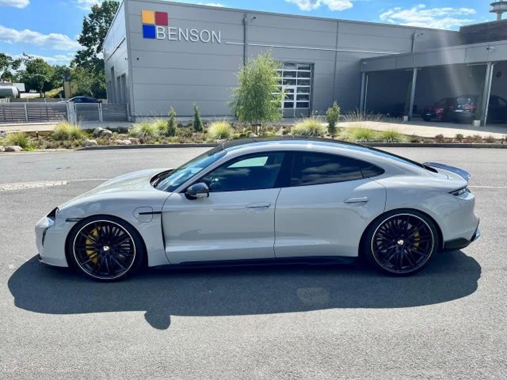 Porsche Taycan